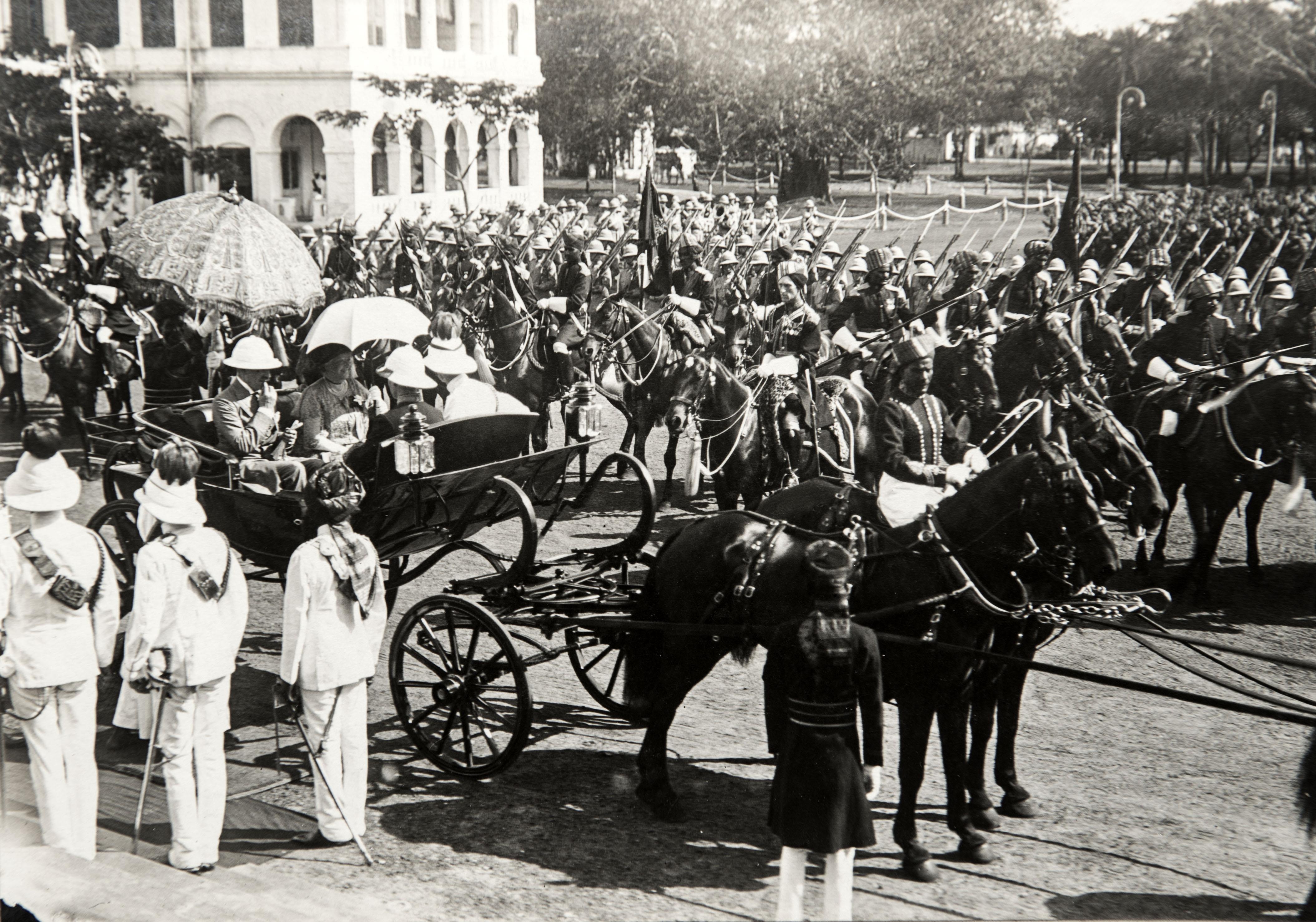 Телохранитель правительства приветствует виконта Гошена в Мадрасе в 1924 году